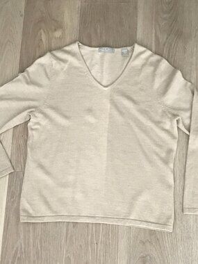 Kate Hill Italian Merino Wool Sweater Straw Color 100% Wool Size L Vee Neck